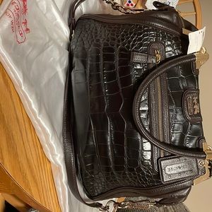 Coach Madison Pinnacle